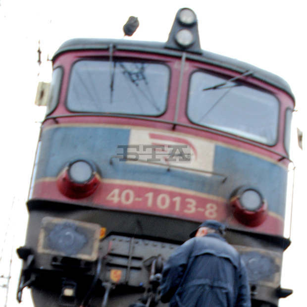 Товарна влакова композициядерайлира на гара Мездра, няма пострадали