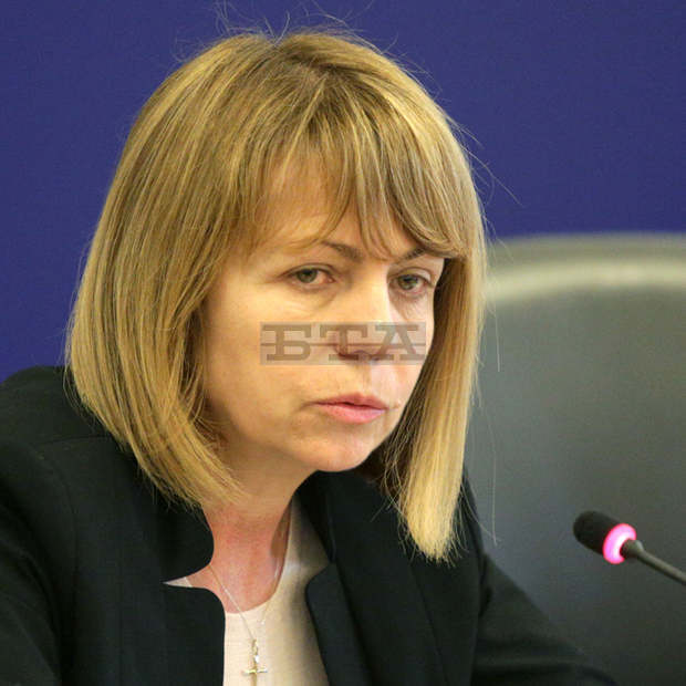 Кметът Йорданка Фандъкова се срещна с представители на бизнеса във връзка с мерките за подобряване на качеството на въздуха Кметът Йорданка Фандъкова се срещна с представители на бизнеса във връзка с мерките за подобряване на качеството на въздуха