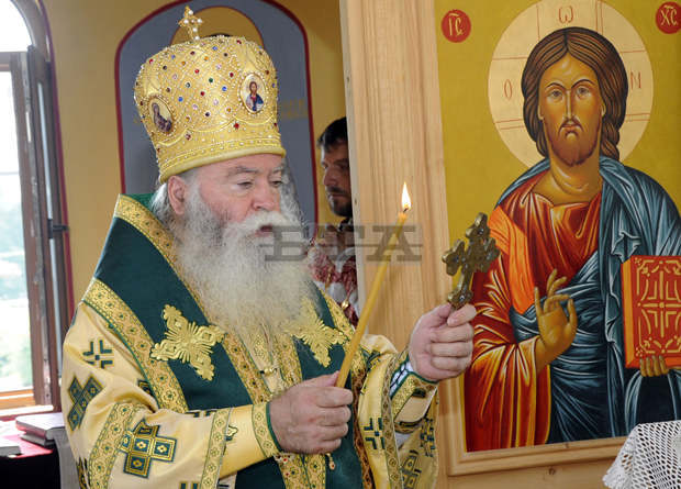 По традиция Ловчанският митрополит Гавриил ще хвърли кръста в река Осъм в Ловеч на Йордановден от Богоявленския мост