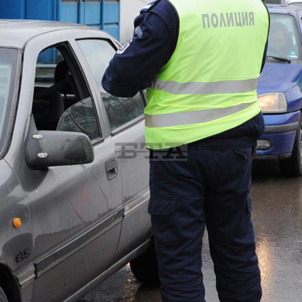 Предупредителни протоколи са съставени на двама мъже с агресивно поведение на кръстовище във Велико Търново Предупредителни протоколи са съставени на двама мъже с агресивно поведение на кръстовище във Велико Търново