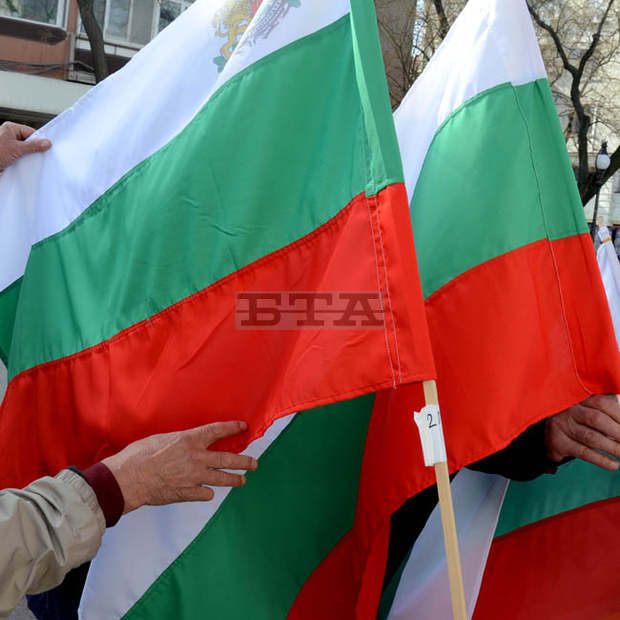 В Димитровград ще подаряват национални трибагреници в навечерието на 3 март В Димитровград ще подаряват национални трибагреници в навечерието на 3 март