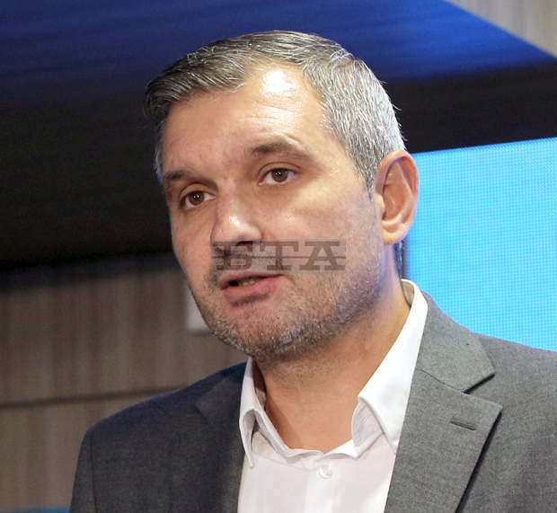 Председателят на СОС Елен Герджиков е получил резултатите от проверката на ГРАО за подписката за референдум в "Младост" Председателят на СОС Елен Герджиков е получил резултатите от проверката на ГРАО за подписката за референдум в "Младост"