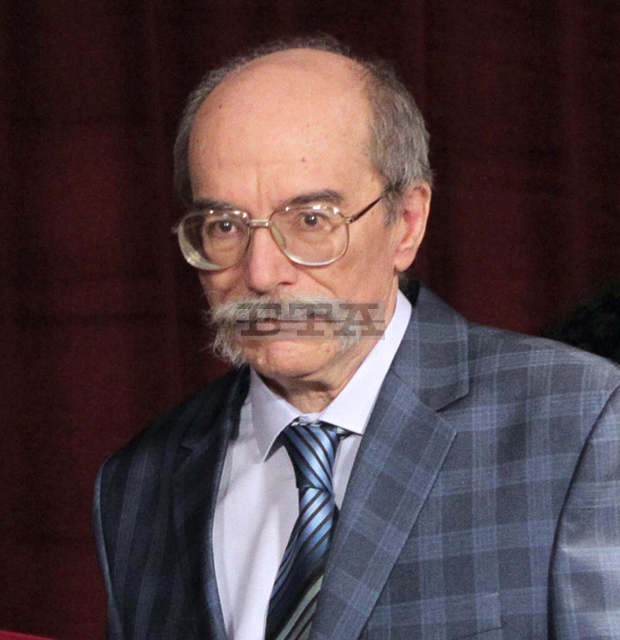 Експозиция с неиздадени илюстрации на Иван Газдов към книгата на Георги Братанов "Молитва към човека" откриха в Ямбол