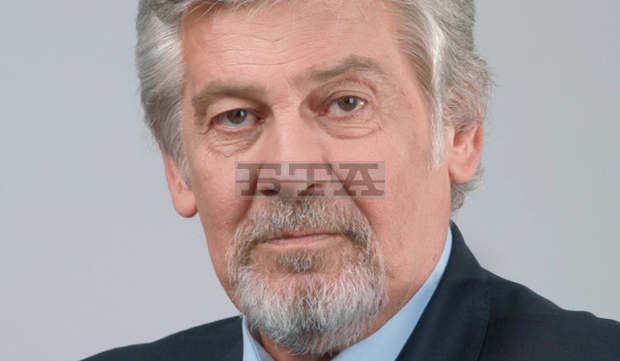 Общински съветници в Ловеч предлагат Драматичният театър в града да носи името на Стефан Данаилов