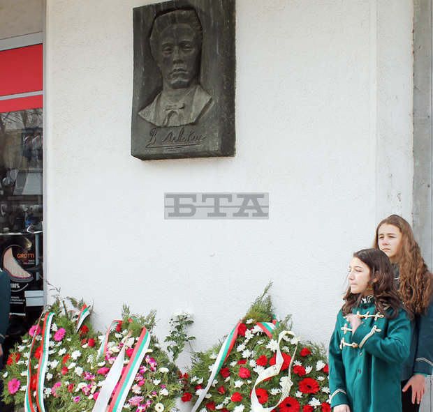 С общоградско поклонение в Търговище ще почетат 145-та годишнина от гибелта на Васил Левски