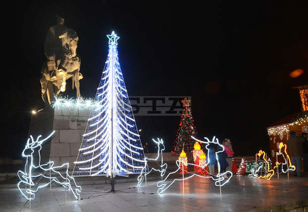 Светлините на коледната елха в Исперих ще грейнат празнично на 6 декември