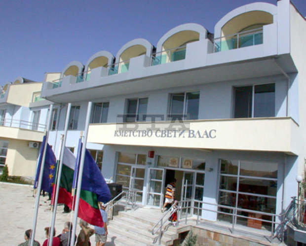 Учениците в училището в Свети Влас влизат в сградата с чипове Учениците в училището в Свети Влас влизат в сградата с чипове