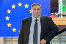 Евродепутатът Емил Радев кани в Брюксел  победители в конкурса "Европейски ценности"