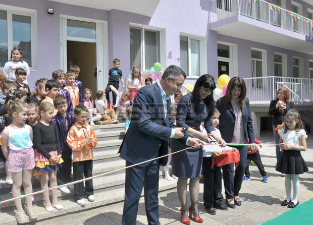 Кметът на Кърджали откри обновената сграда на детска градина "Баба Тонка" 
