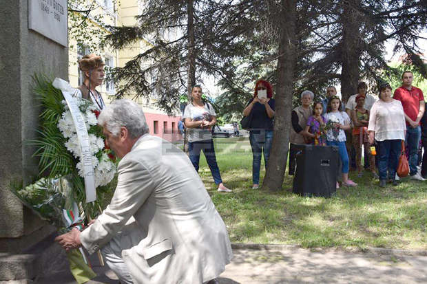 Перник се поклони пред подвига на Христо Ботев