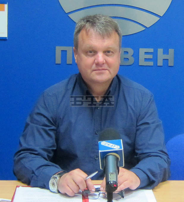 В Плевен 86-годишно училище събира бивши випускници за "Мост към поколенията" В Плевен 86-годишно училище събира бивши випускници за "Мост към поколенията"