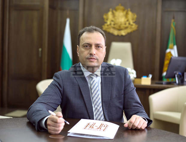 Започна реконструкцията на главната търговска улица в Банско Започна реконструкцията на главната търговска улица в Банско