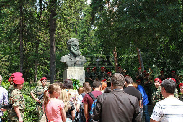 Старозагорци сведоха глави  пред паметта на Ботев и загиналите за свободата на България