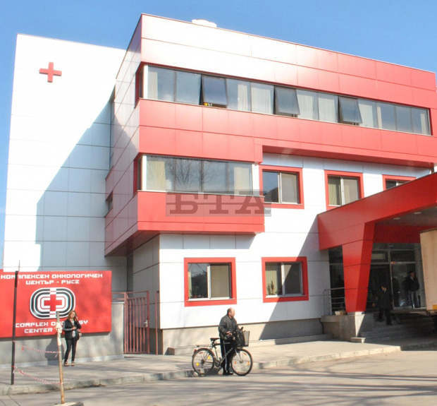 Фондация е дарила 300 предпазни маски за пациентите на онкодиспансера в Русе Фондация е дарила 300 предпазни маски за пациентите на онкодиспансера в Русе