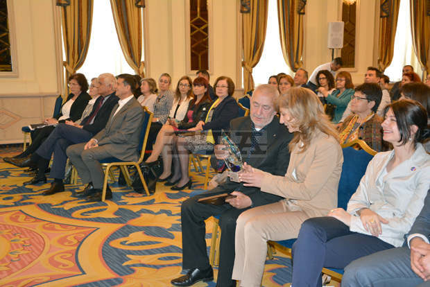 Заместник-министър Росица Димитрова е връчила награда на община Велико Търново за добра практика 