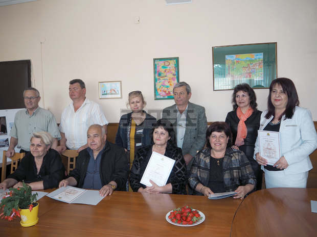 Изявени педагози от Разградска област получиха награди "Неофит Рилски"  