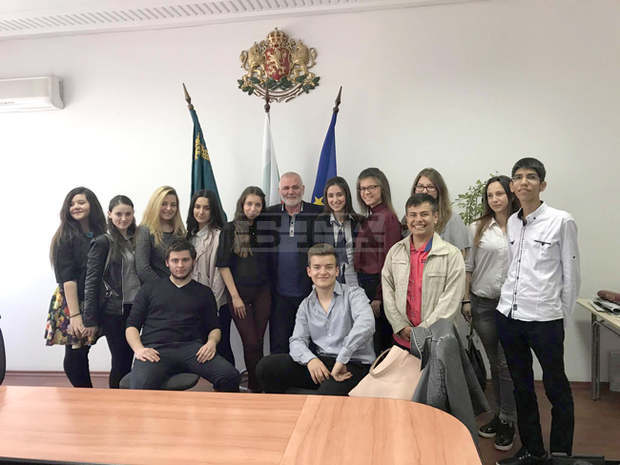 Ученици управляваха Силистренската община за един ден 