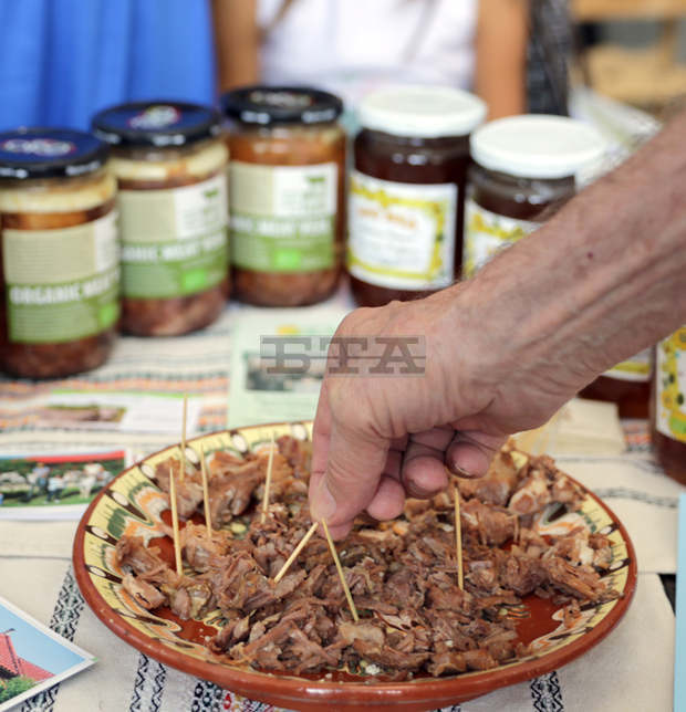 Фермерски пазар "За чиста храна" подкрепя малки местни производители и в Балчик