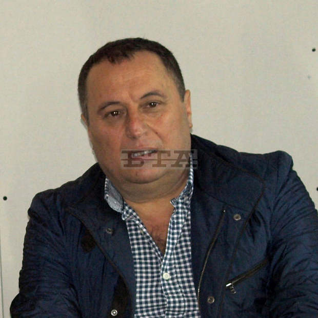 Кметът на Хитрино Нуридин Исмаил не е съгласен с мотивите за изключването му от ДПС 