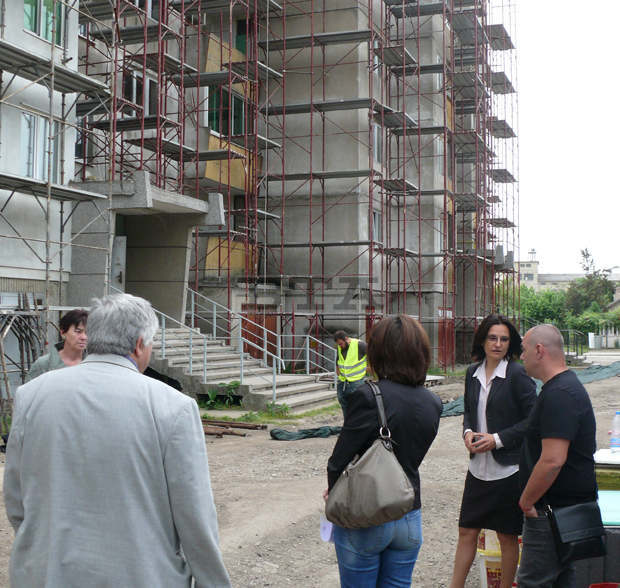 В град Левски започна саниране на пети жилищен блок по националната програма.