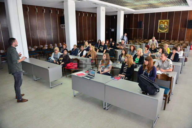 В Сливен представиха мобилното приложение за взаимопомощ IHELP В Сливен представиха мобилното приложение за взаимопомощ IHELP