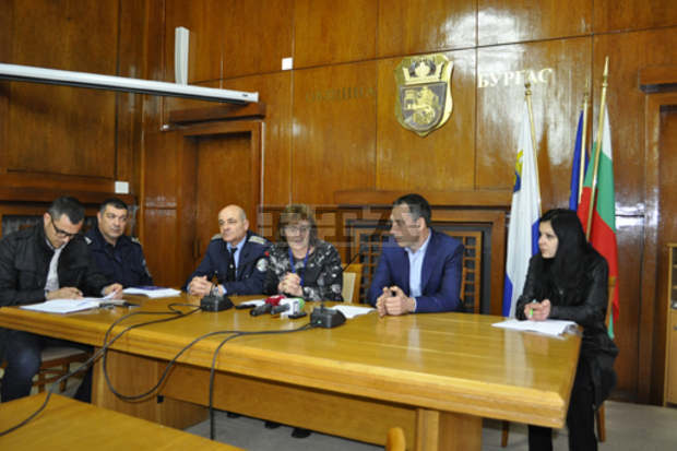 В Община Бургас ще има засилени мерки за сигурност на 24 май, заради празнично шествие и абитуриентски балове