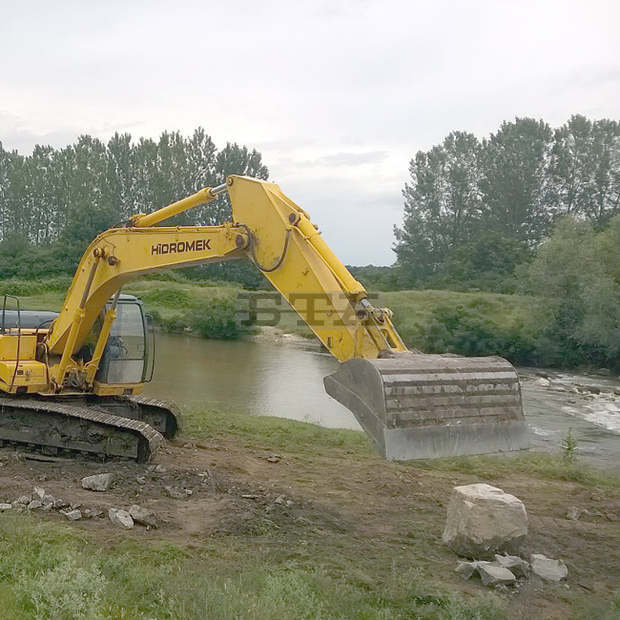 Започна укрепването на скъсаната дига край село Катуница