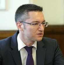 Кристиан Вигенин към Слави Трифонов: Ако искаш да управляваш, не можеш вечно да заобикаляш трудните теми