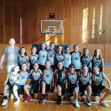 Момичетата от баскетболния отбор на "Вълци-Разград" с първи домакински мач в елитната група