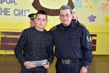 Виждайки младежите, спасявали възрастни хора при пожара в Рояк, съм спокоен за бъдещето на България, каза главен комисар Николай Николов