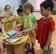 Областната администрация в Плевен направи коледно дарение на деца в селска детска градина