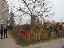 Обновяват детските площадки в Разград