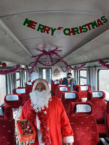 Дядо Коледа пътува с влак от Плевен до Роман