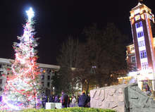 Коледната елха на Плевен ще грейне утре вечер