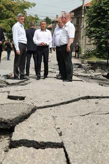 Дойдох да помогнем и да покажем, че държавата е до всеки град и до всеки гражданин заяви в Лом премиерът Стефан Янев