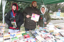 "Книга за надеждата" е наречен започнал днес коледен благотворителен базар с дарени книги