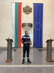 Великотърновски водолаз, участвал в спасителна акция получи награда на празника на Министерството на вътрешните работи