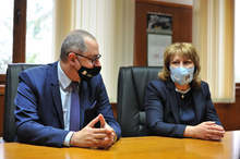 Проф. д-р Любомира Попова и Димитър Николов от листата на ГЕРБ-СДС, заявяват, че 5 процента от брутния вътрешен продукт ще е за просвета