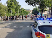 Жители на кърджалийски квартал затрудниха преминаването по основен булевард, заради недоволство от предстоящи промени в устройствения план на квартала