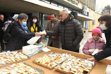 В Кубрат изпратиха старата година с баница с късмети и червено вино