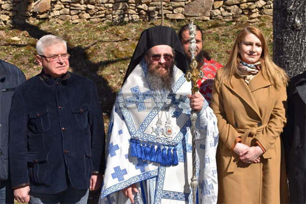 Отслужен е водосвет за рехабилитиран асфалтов път до Леворечкия манастир; Кирил Ананиев и Десислава Алхадова разгледаха Светата обител