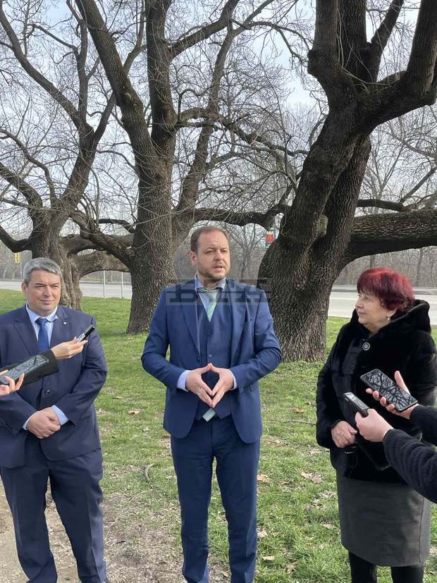 Мнението на местното население трябва да се вземе предвид при реализирането на инвестиционно намерение, смята екоминистърът Борислав Сандов