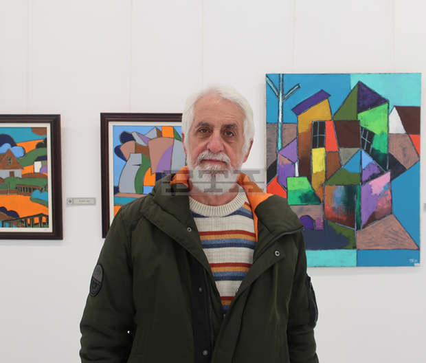 Живописецът Павлин Ковачев от Плевен представя своето творчество с голяма изложба по повод 70-годишнината си