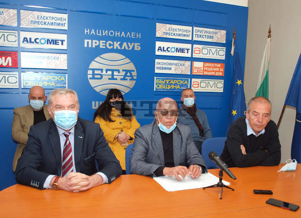 Доцент Атанас Мангъров подкрепи листата на ПП АБВ  за Шуменския избирателен район и препоръча да се върнем към нормалния си начин на живот