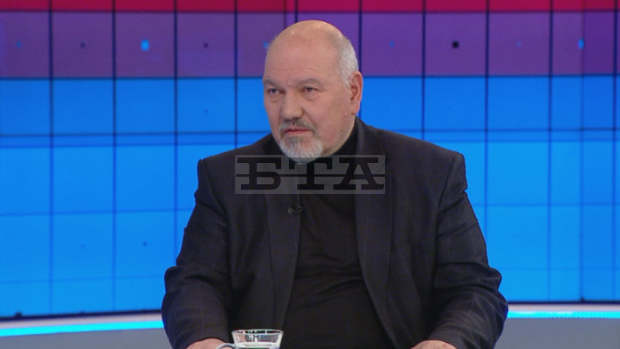Няма да има съществен отлив от гласовете на Румен Радев, според проф. Александър Маринов Няма да има съществен отлив от гласовете на Румен Радев, според проф. Александър Маринов