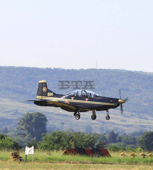 В учебната авиобаза край Плевен завършиха успешно летателен стаж курсантите - летци, Випуск-2021