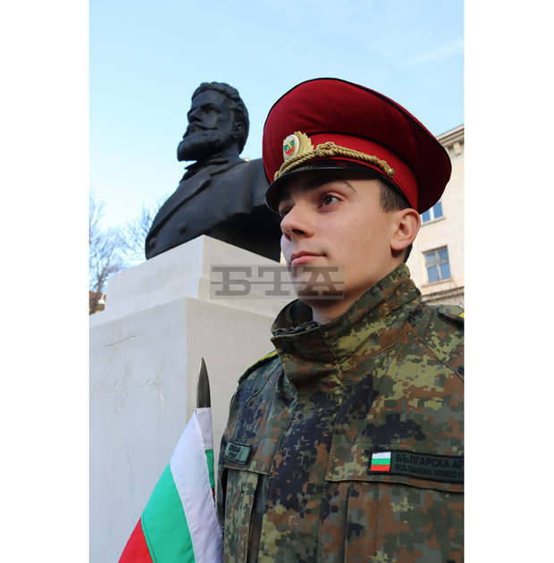 С военен ритуал във Велико Търново бяха чествани 174 години от рождението на Христо Ботев