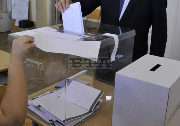 Двама са кандидатите за кмет на утрешните избори в село Овчарци