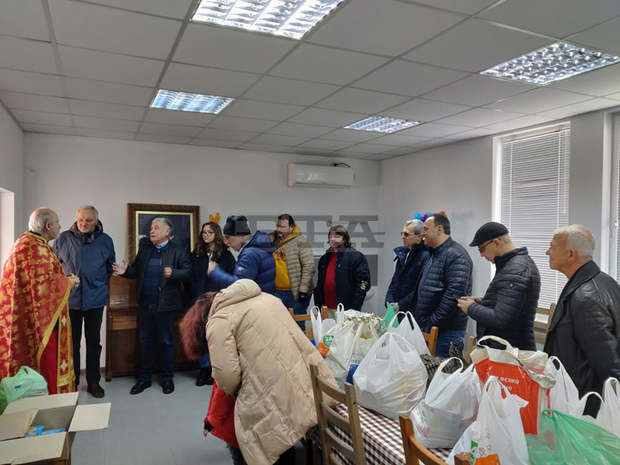 Ревностни християни от Граждански клуб ЛИПА направиха дарение на по-бедните си братя и сестри от храм "Свети Паисий Хилендарски" в Стара Загора