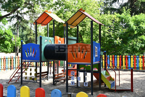 Децата на Кубрат имат нова площадка за игра